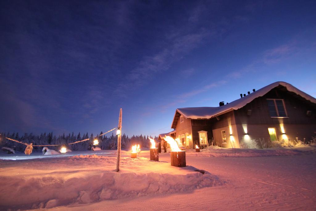 Elves Village Hotel Köngäs Exteriör bild