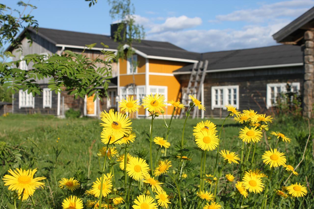 Elves Village Hotel Köngäs Exteriör bild