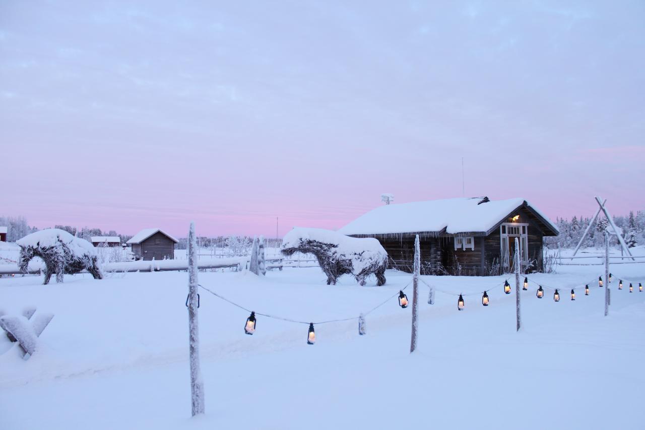 Elves Village Hotel Köngäs Exteriör bild