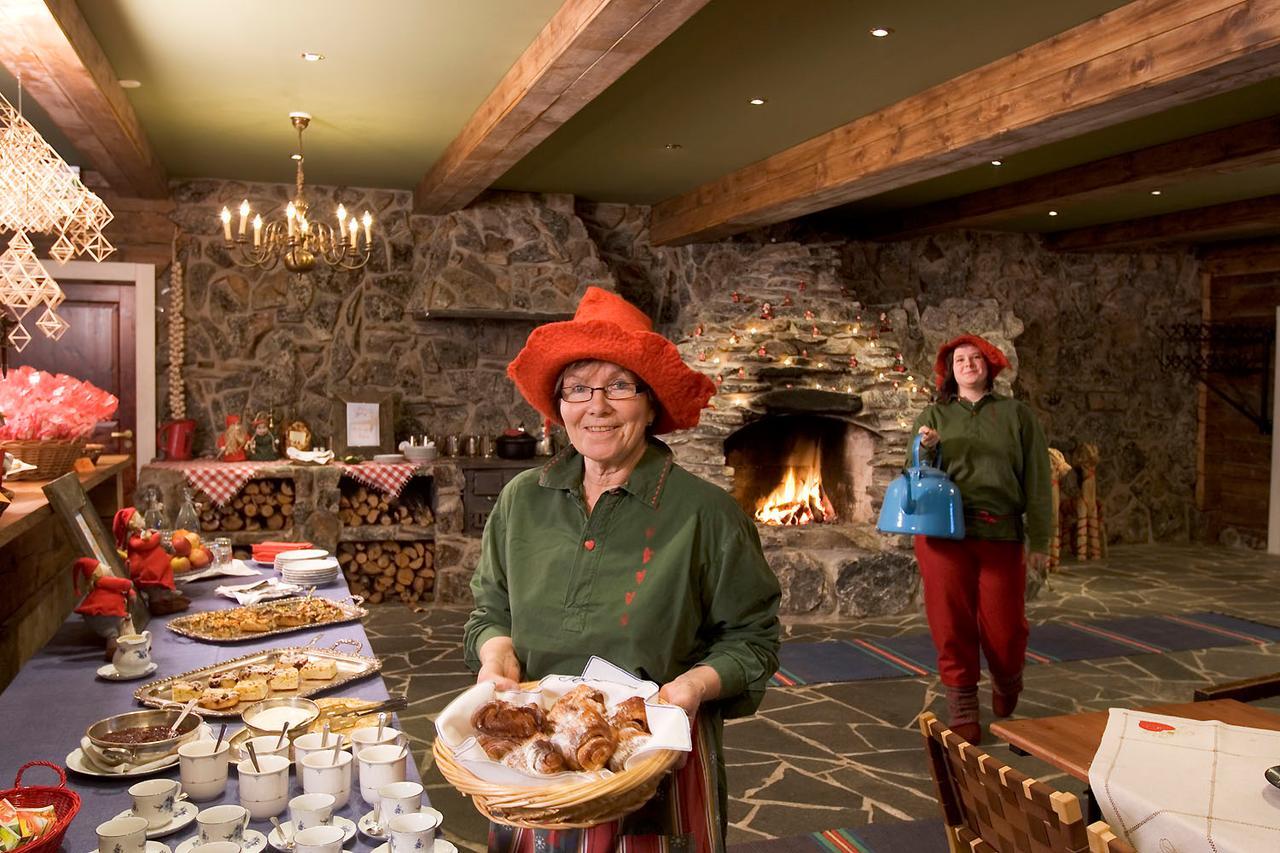 Elves Village Hotel Köngäs Exteriör bild